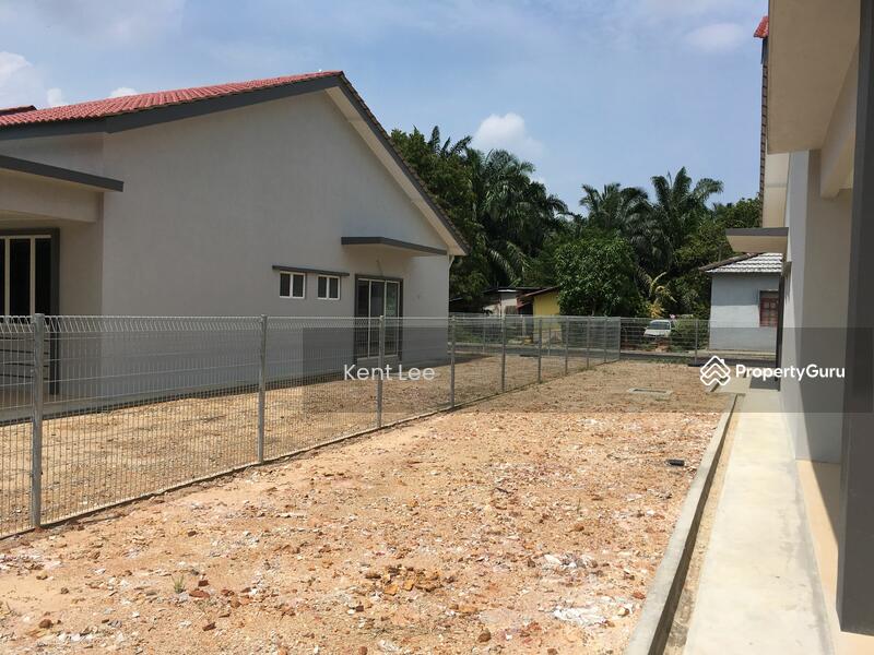 For Sale - PEMAJU: SEMI D BARU FULL Loan 38x82 3Bilik FREE Legal Kemuning South Tmn Bentara Jln Kebun Sek 30